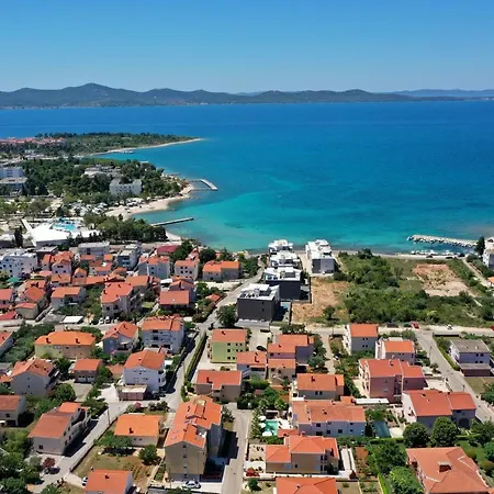 דירה Antisin זאדאר